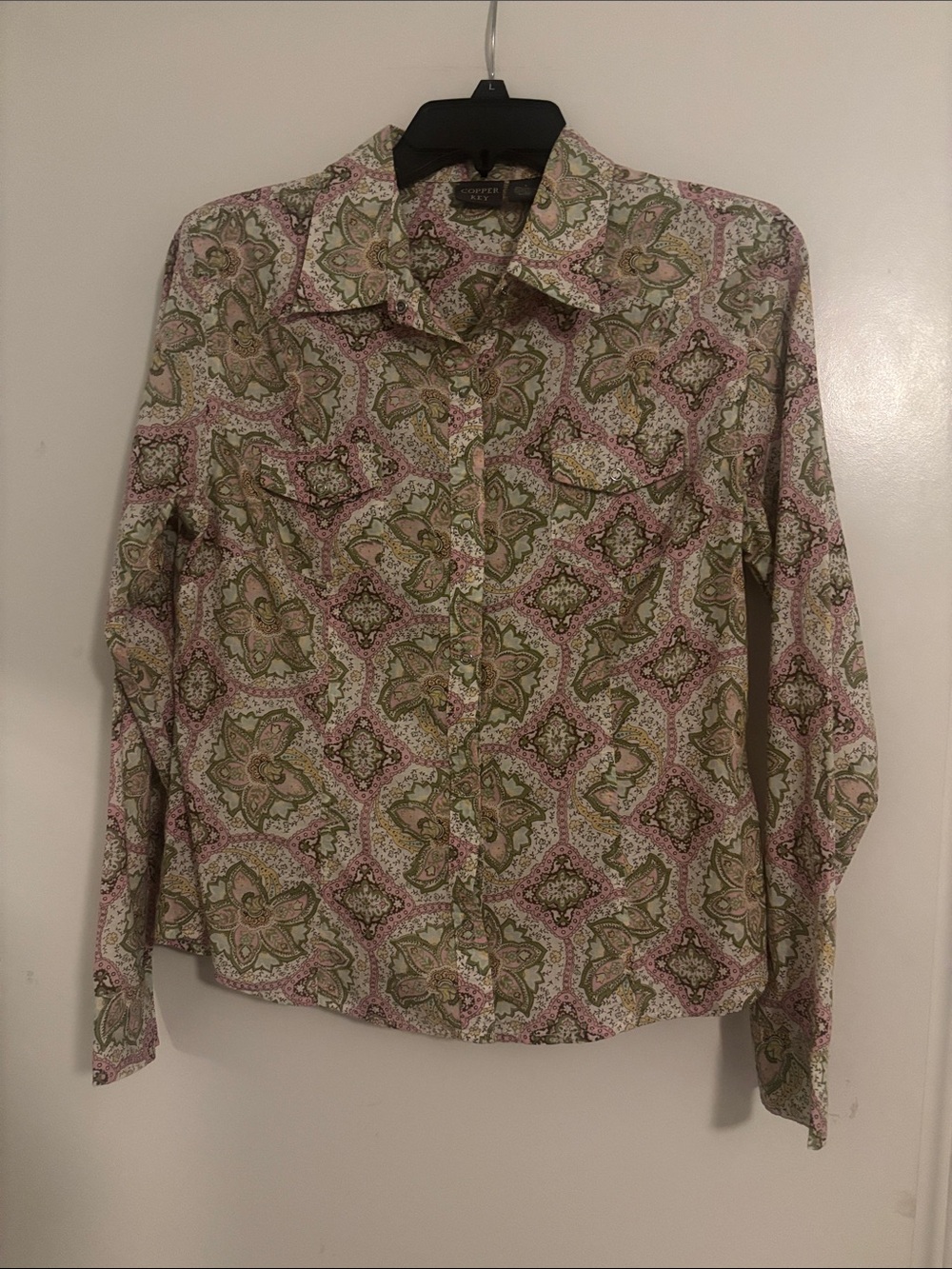 Copper Key Paisley Snap-Up in Olive Green & Pink
